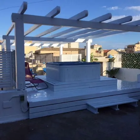 Palazzo Diaz Bed & Breakfast 4*